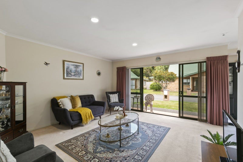 46/42 Main Road, Tawa, Wellington - Carousel 2