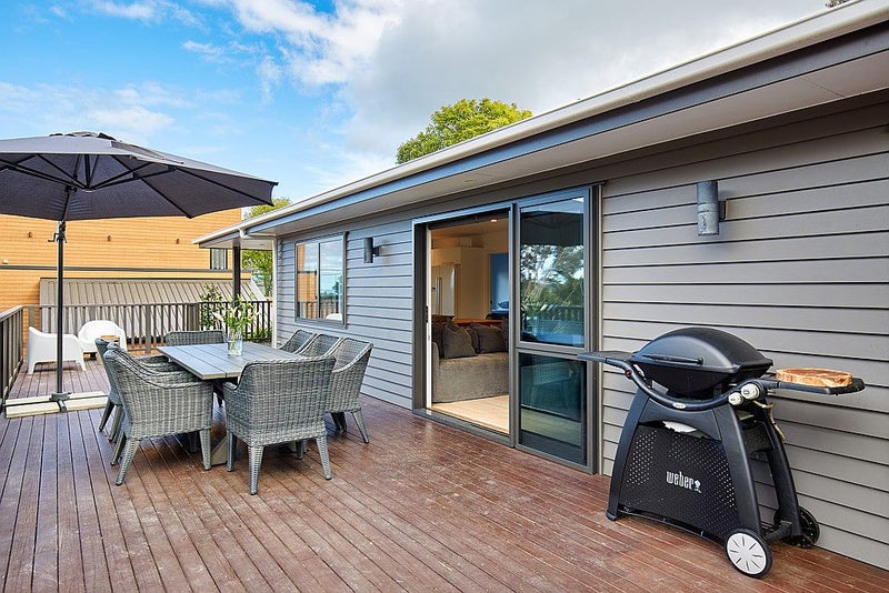 10 View Road, Ostend, Waiheke Island - Carousel 1
