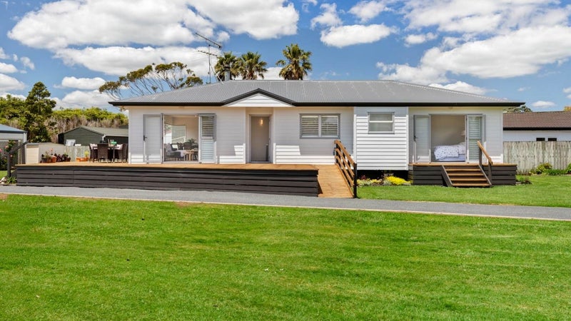 24 Ronald Avenue, Waiuku - Carousel 1
