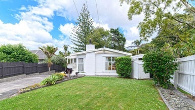 41 Laburnum Road, New Windsor, Auckland - Carousel 1