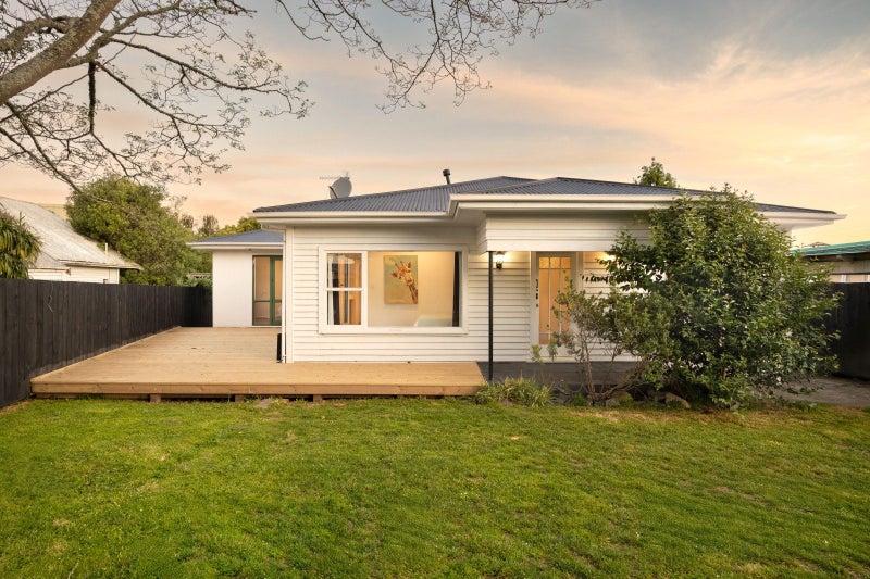 121A Forest Lake Road, Forest Lake, Hamilton - Carousel 1