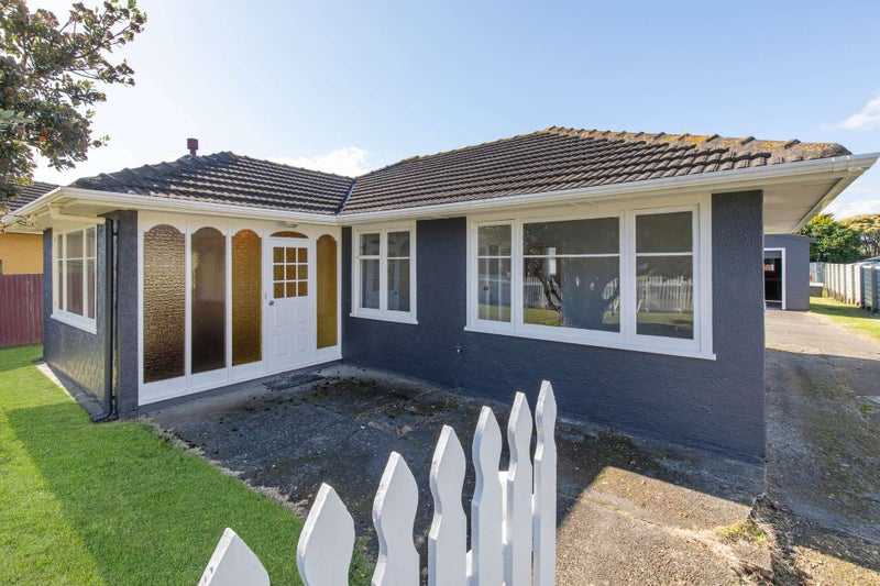 62 Matai Street, Castlecliff, Whanganui - Carousel 1