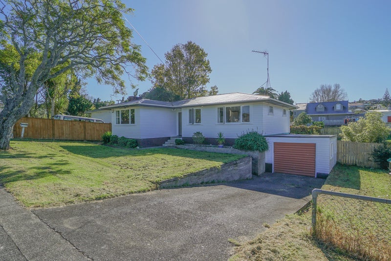 86 Rosamund Avenue, New Windsor, Auckland - Carousel 1