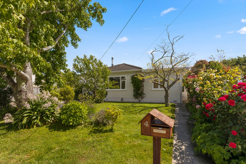 4 Elizabeth Avenue, Heretaunga, Upper Hutt - Carousel 1