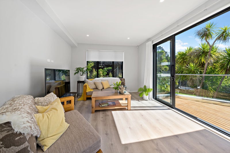 10A Galaxy Drive, Mairangi Bay, Auckland - Carousel 2