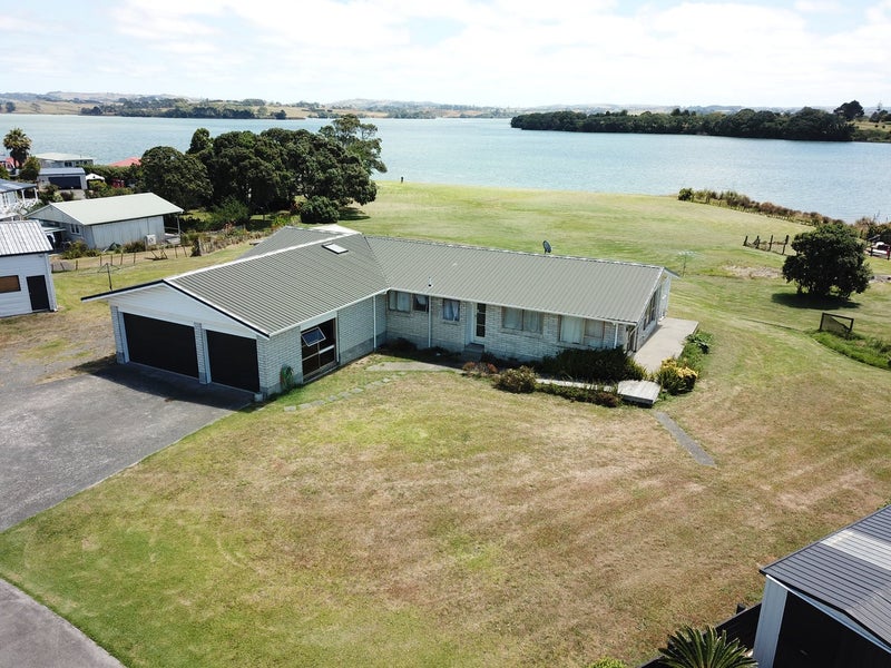 12 Keven Road, Pukekohe - Carousel 1