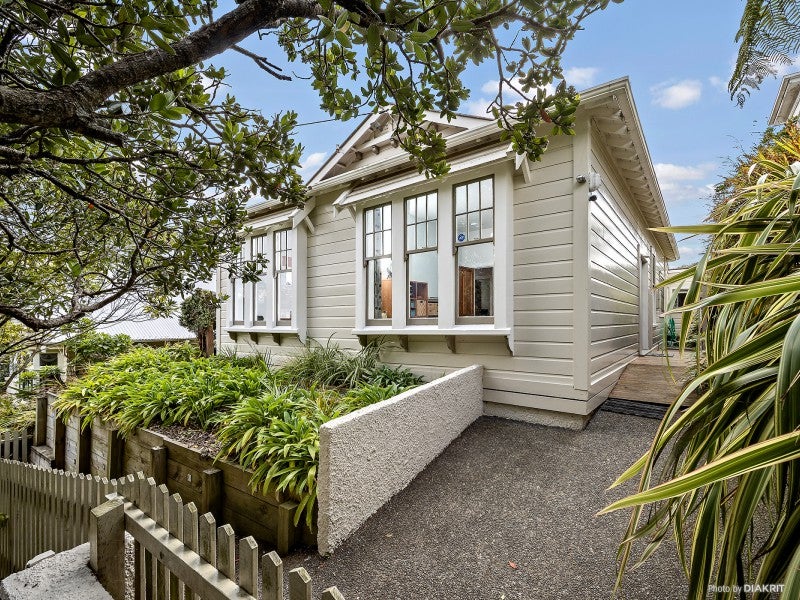 14 Garfield Street, Brooklyn, Wellington - Carousel 1