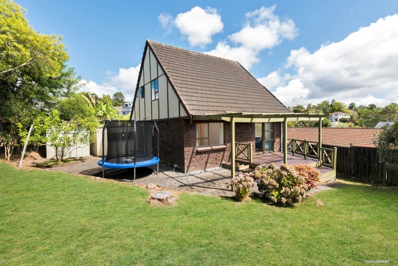 2/27 Weetman Drive, Browns Bay, Auckland - Carousel 1