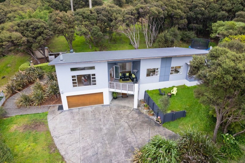 6 Young Nicks Lane, Whitby, Porirua - Carousel 35