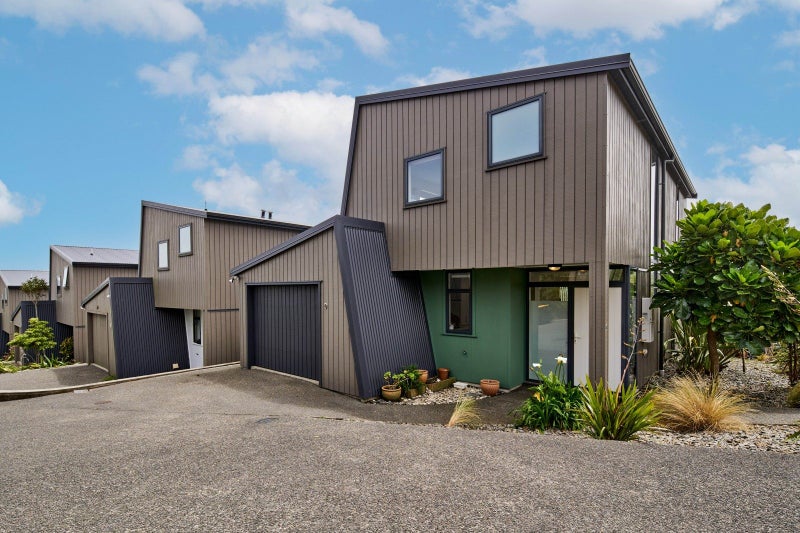 9 Lacebark Lane, Woodridge, Wellington - Carousel 1