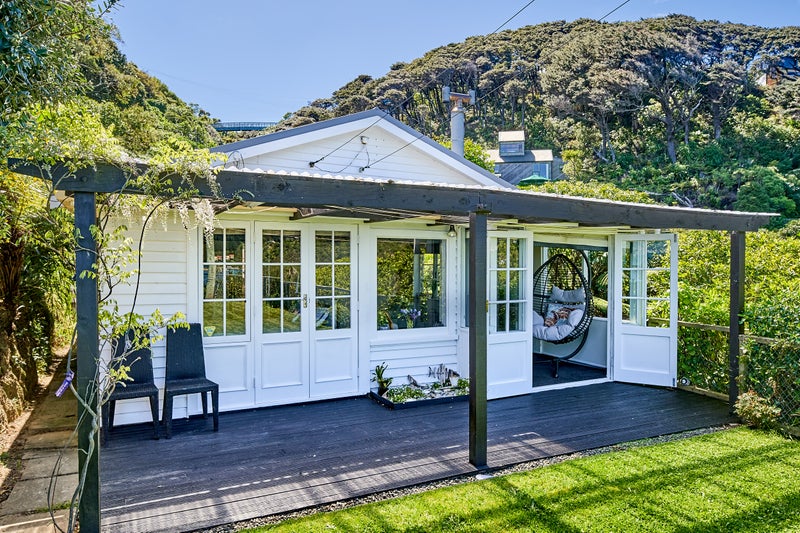 121 Marine Drive, Sorrento Bay, Lower Hutt - Carousel 2