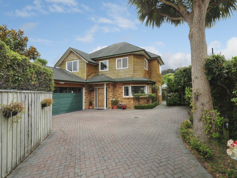 2/39 Puriri Street, WOBURN, LOWER HUTT - Carousel 1