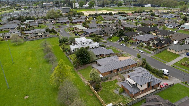 9 Nottingham Drive, Hamilton East, Hamilton - Carousel 27