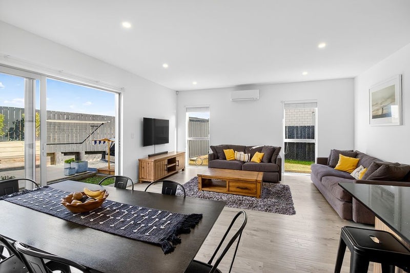 4 Berba Lane, Westgate, Auckland - Carousel 2