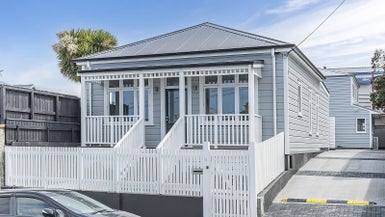 34 Te Wharepouri Street, Berhampore, Wellington - Carousel 1