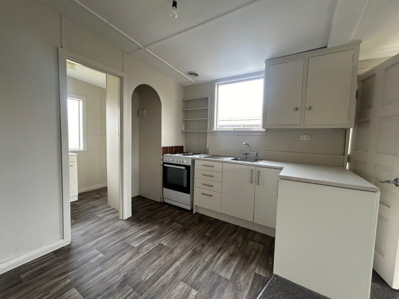 12A Gladstone Street, Westport, Westport - Carousel 2