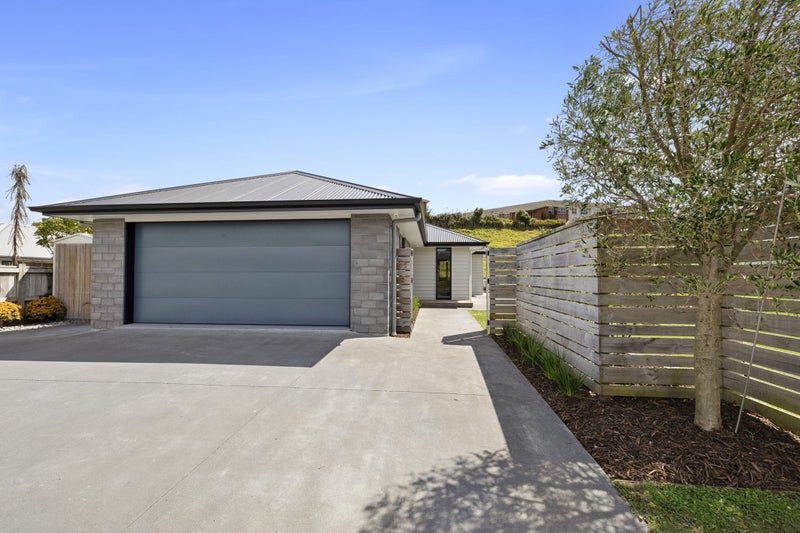 36 Cyrus Street, Whalers Gate, New Plymouth - Carousel 1