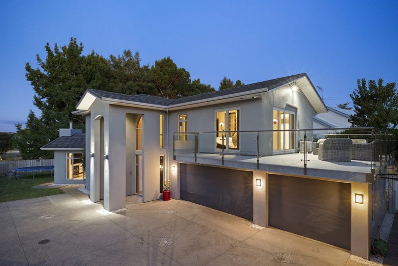 2 Mahoe Glade, Patumahoe, Pukekohe - Carousel 1