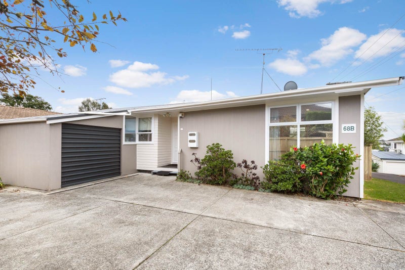 2/68 Coronation Road, Hillcrest, Auckland - Carousel 1