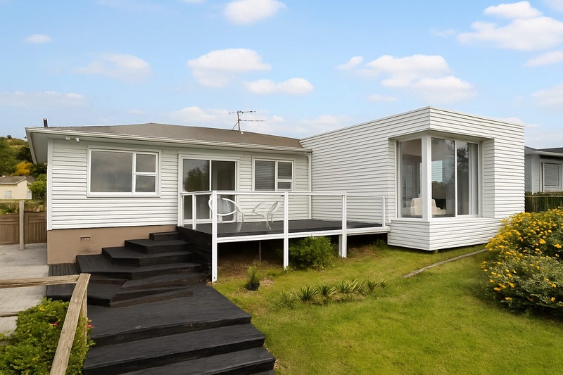 7 Bowes Crescent, Strathmore Park, Wellington - Carousel 1