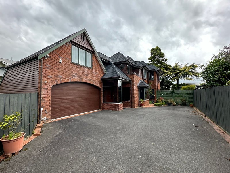 1/16 Sherwood Street, Woburn, Lower Hutt - Carousel 1