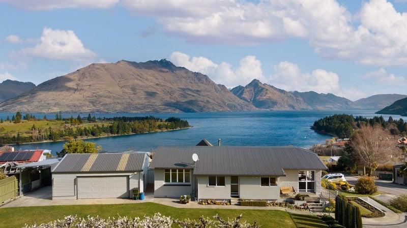 41 Suburb Street, Queenstown, Queenstown - Carousel 2