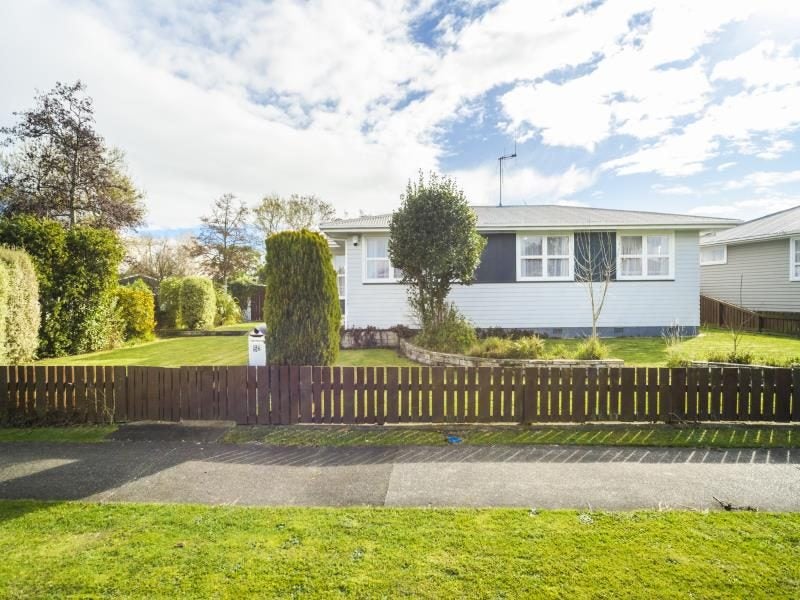 56 Apollo Parade, Milson, Palmerston North - Carousel 1