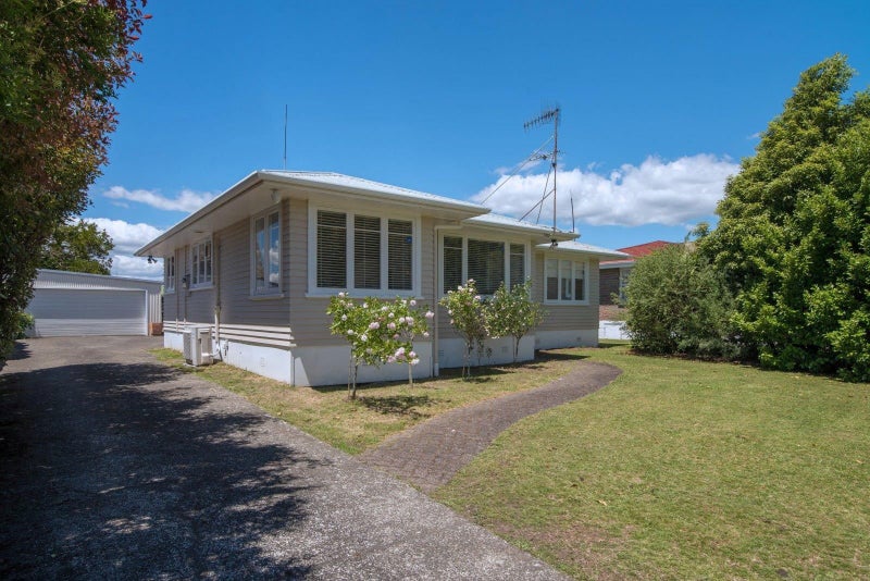 15 Clyde Street, Utuhina, Rotorua - Carousel 1