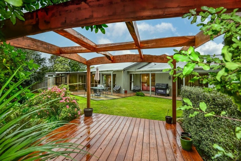 19 Yellowstone Crescent, Burwood, Christchurch - Carousel 2