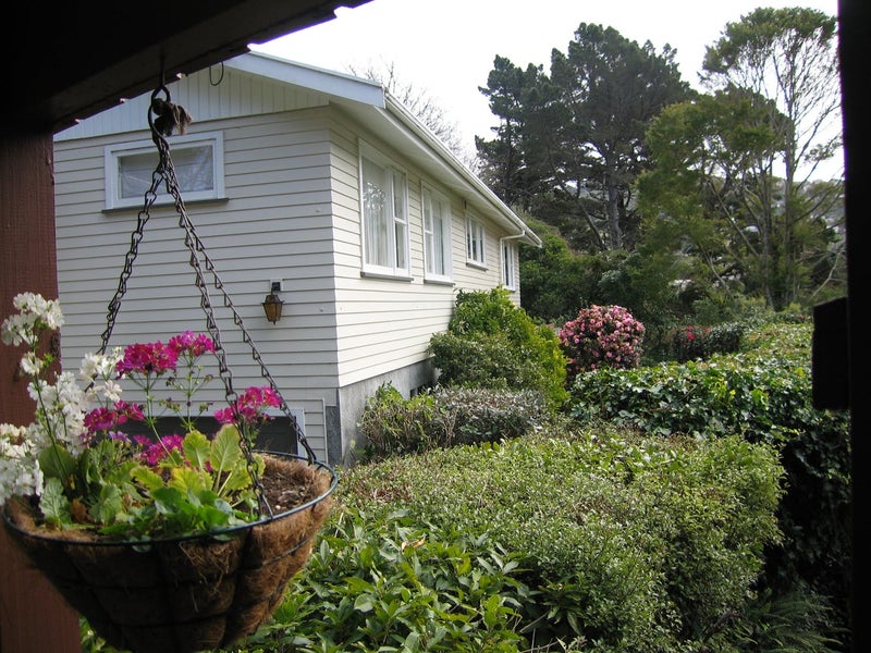 9 Kamla Way, Khandallah, Wellington - Carousel 1