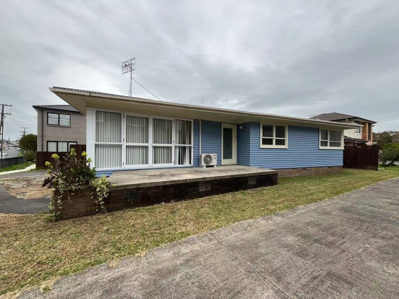 30A Tiraumea Drive, Pakuranga, Auckland - Carousel 1