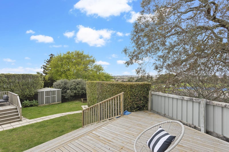 160 Ennis Avenue, Pakuranga Heights, Auckland - Carousel 2