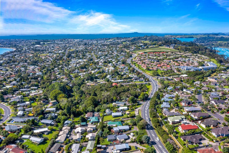 376 Whangaparaoa Road, Stanmore Bay, Whangaparaoa - Carousel 14