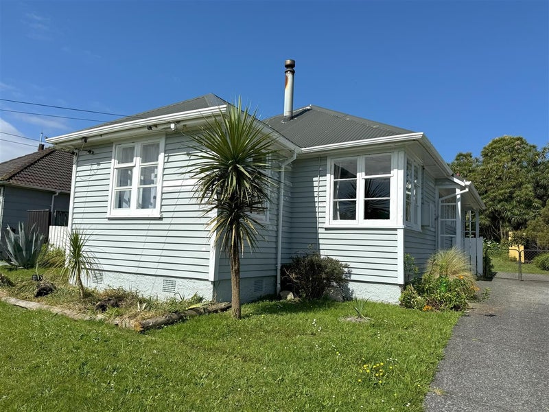 81 Fitzgerald Street, Cobden, Greymouth - Carousel 1