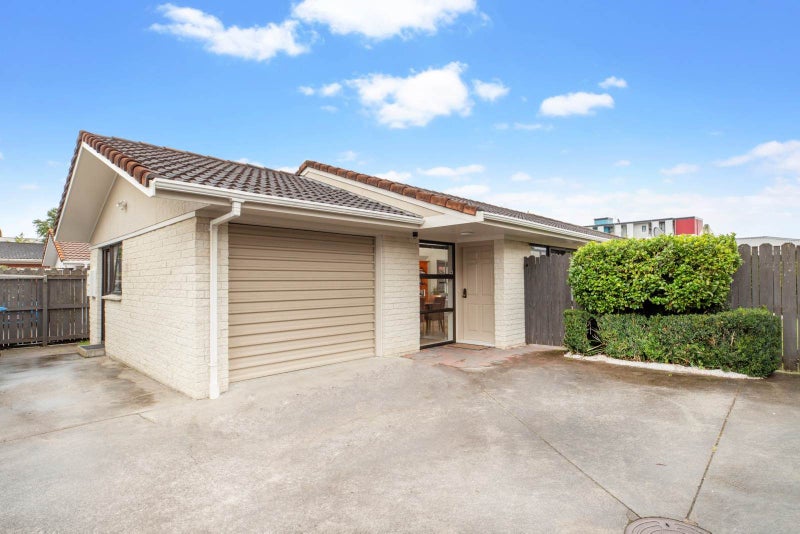 2/24 Erson Avenue, Royal Oak, Auckland - Carousel 1