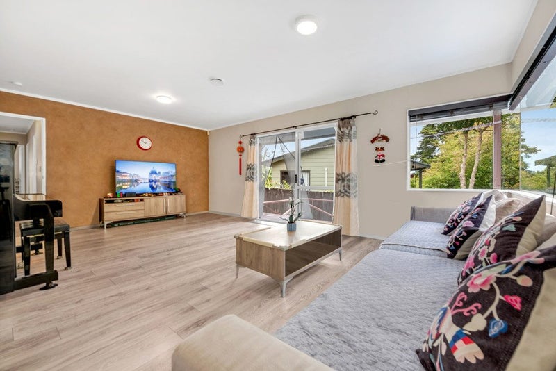 1/17A Idesia Place, Totara Heights, Auckland - Carousel 2