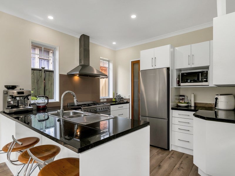 10B Raymond Street, Point Chevalier, Auckland - Carousel 22