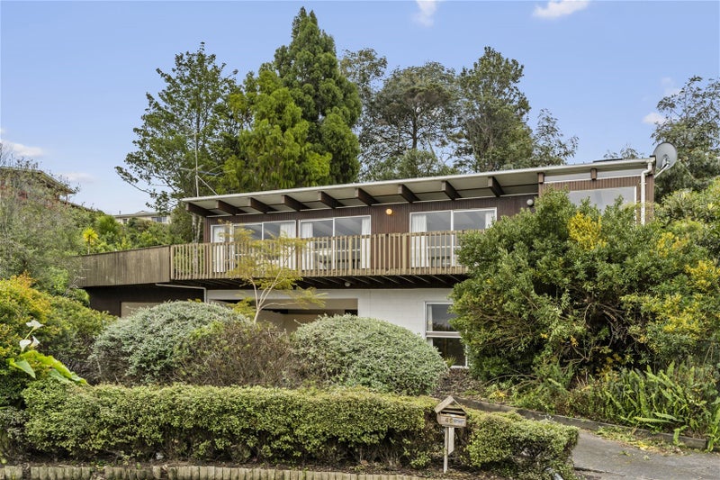 46 Chatswood Grove, Chatswood, Auckland - Carousel 1