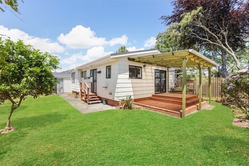 11 Waiari Road, Conifer Grove, Takanini - Carousel 1