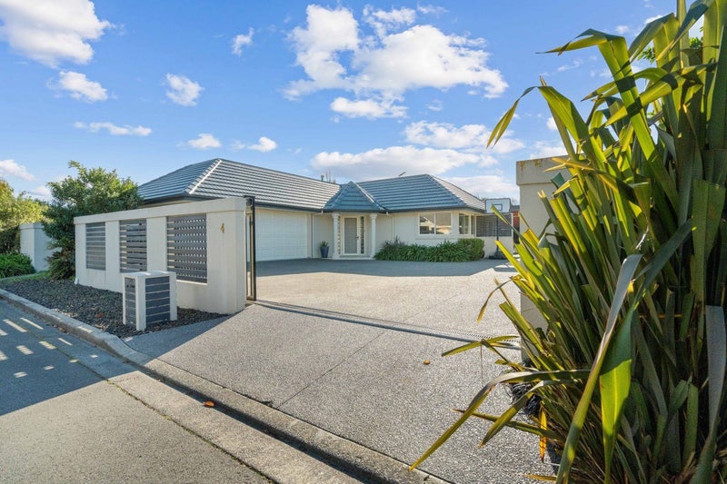 4 Croftfield Place, Westmorland, Christchurch - Carousel 2