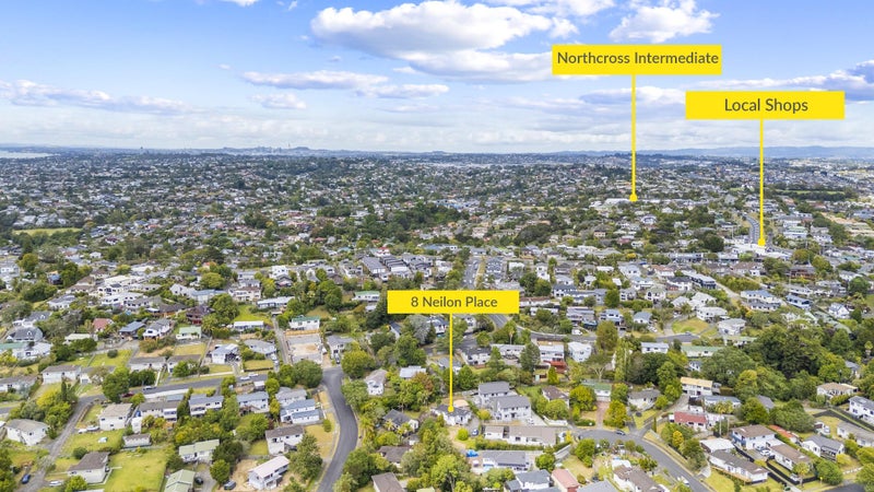 8 Neilon Place, Northcross, Auckland - Carousel 2