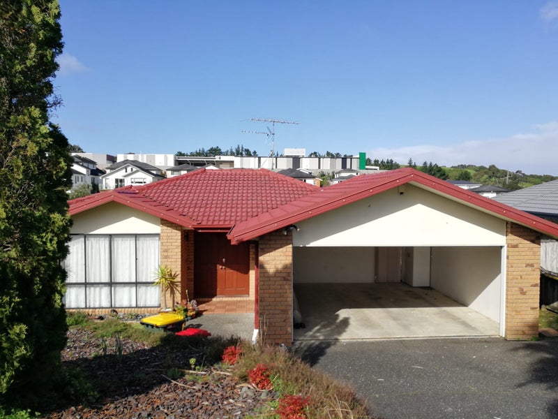 10 Buncrana Place, Pinehill, Auckland - Carousel 1