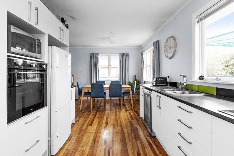 10 Hitchings Avenue, Onekawa, Napier - Carousel 2
