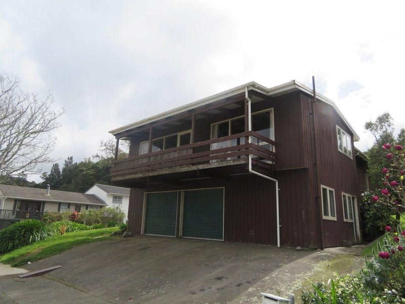 67 Cedar Street, Maungaraki, Lower Hutt - Carousel 1
