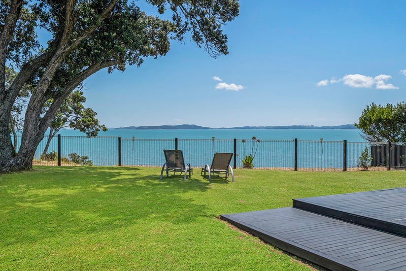 15 Hawke Crescent, Beachlands, Auckland - Carousel 1