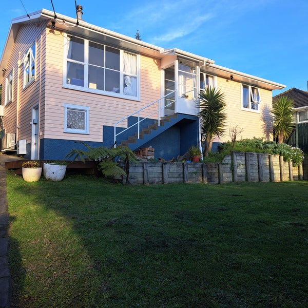 96 Dimock Street, Titahi Bay, Porirua - Carousel 1
