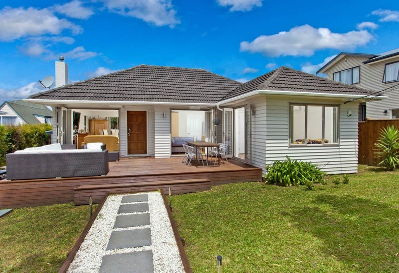 14 Holland Road, Hillcrest, Auckland - Carousel 1