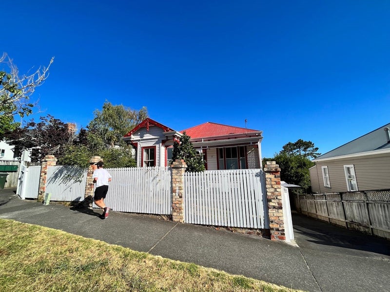 4/24 West End Road, Herne Bay, Auckland - Carousel 1