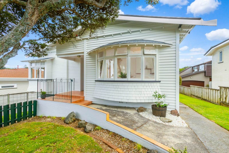 17A Peet Avenue, Royal Oak, Auckland - Carousel 1