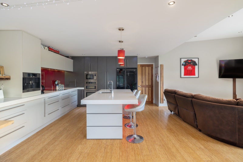 4 Taimana Lane, Lyttelton - Carousel 2